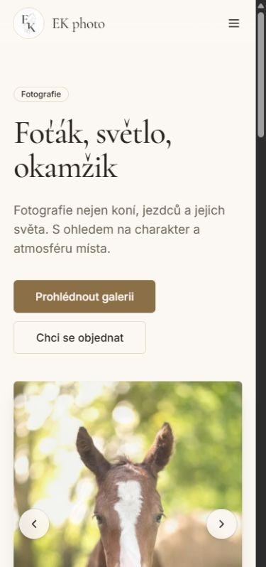 Mobilní úvodní stránka EK Photo s nabídkou galerie a portrétní fotografií